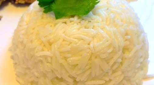 Кокосовый рис с кафрским лаймом