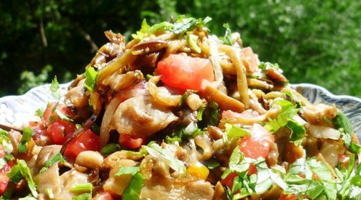 Пикантный салат из баклажан