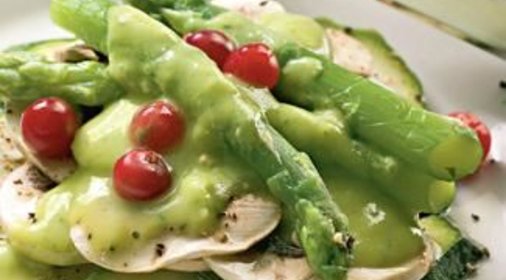 Салат из цукини с заправкой из авокадо