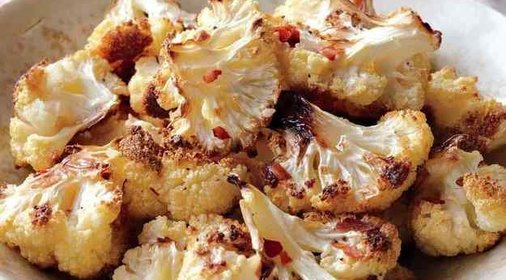 Салат из цветной капусты и сушеной клюквы