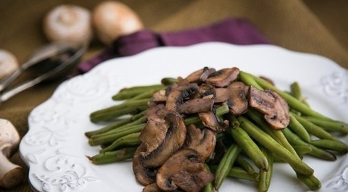 Стручковая фасоль с грибами