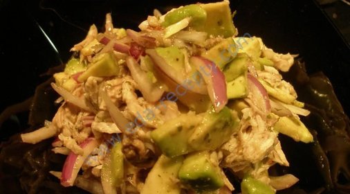 Салат с индейкой и авокадо