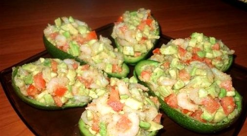 Салат в авокадо