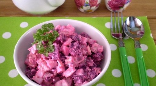 Салат с селедкой и свеклой