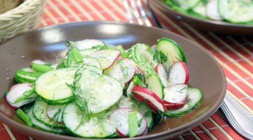 Салат из редиса с огурцом