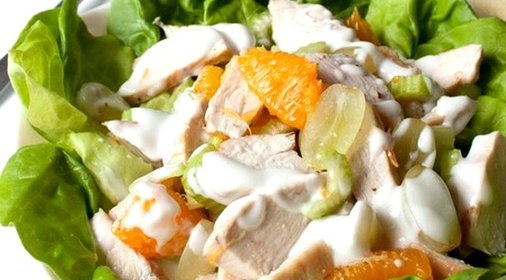 Салат из курицы с фруктами