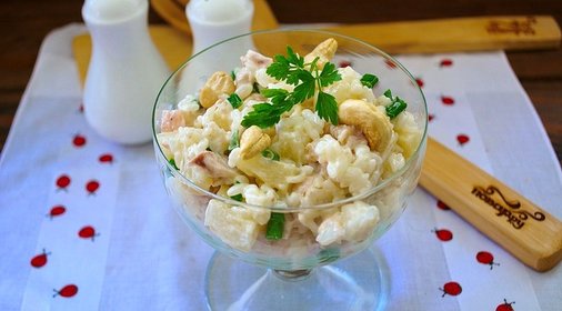 Рисовый салат с курицей