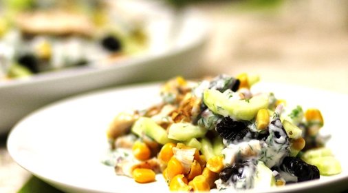 Салат с кукурузой и курицей