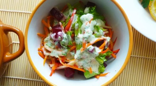 Салат из кабачка, моркови и свеклы с острой заправкой