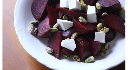Салат со свеклой и рикоттой