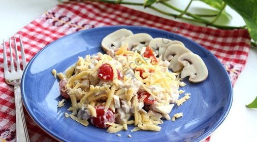 Салат Тосканский с куриным филе и грибами