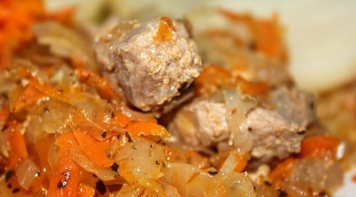 Капуста с мясом в мультиварке