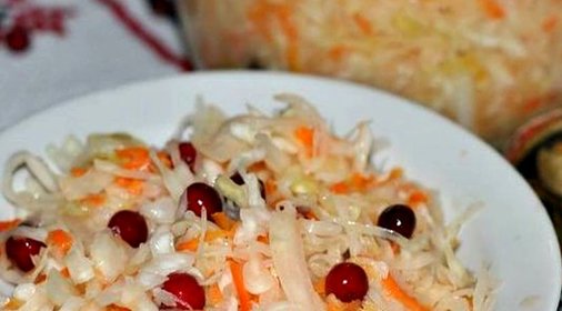 Засолка капусты с клюквой