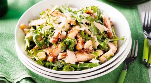 Салат с курицей и авокадо