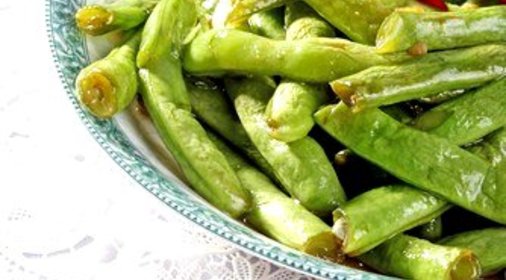 Зеленая фасоль в пряном арахисовом соусе
