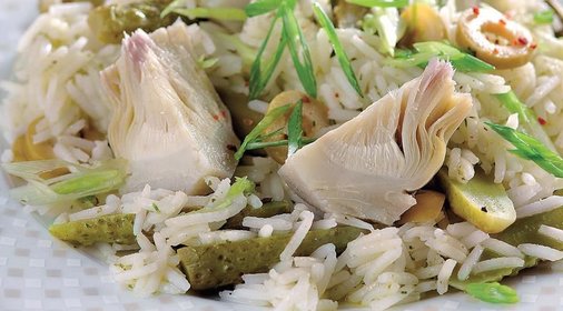 Зеленый салат с артишоками и рисом