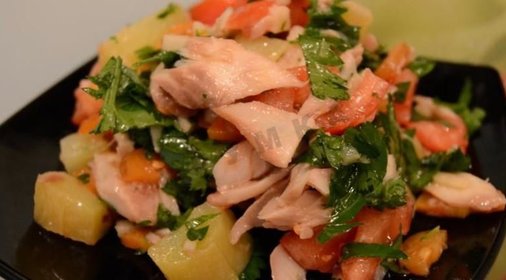 Салат с копченой рыбой по-сербски