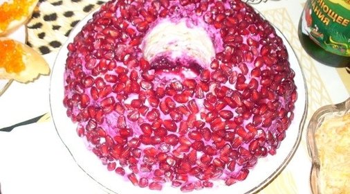 Салат «Гранатовый браслет»