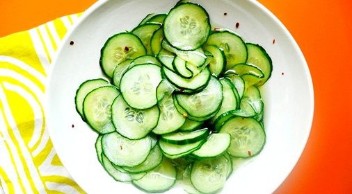 Салат из свежих огурцов