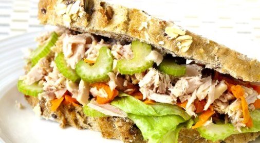 Салат из сельдерея с анчоусами