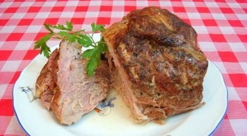 Мясо с фисташками и болгарским перцем, запеченное в рукаве в мультиварке