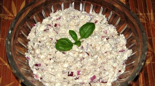 Салат с копченой скумбрией