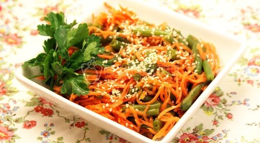 Салат овощной с мясом