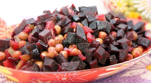 Салат из яблок и лука