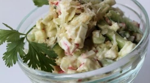 Крабовый салат с авокадо огурцом крабом