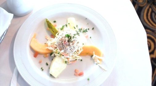 Салат из курицы с яблоками