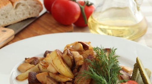 Грибы, жаренные с картофелем и луком