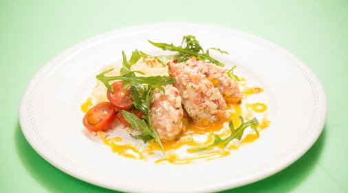 «Краб-кейки» с соусом из манго