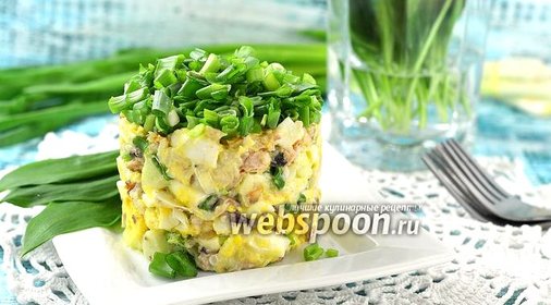 Салат из сардины в масле, риса и яблока