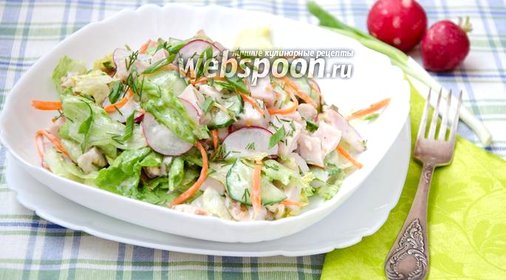 Салат с копчёной курицей и огурцом