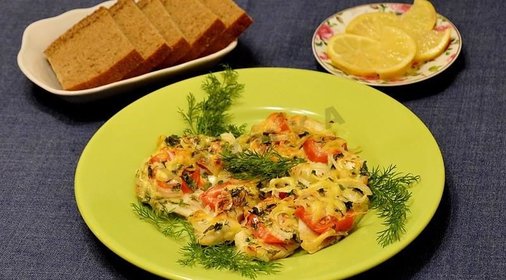 Салат с курицей и оливками