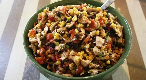 Куриный салат с фасолью