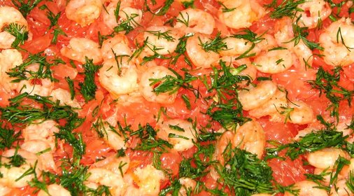 Салат из авокадо с креветками