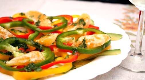 Салат из сладкого перца с авокадо