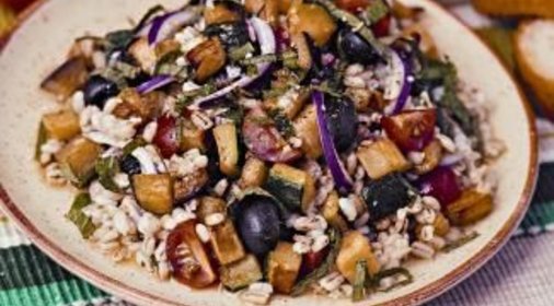 Салат с перловкой