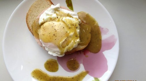 Яйца Бенедикт