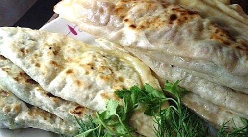 Кутабы со свежей зеленью