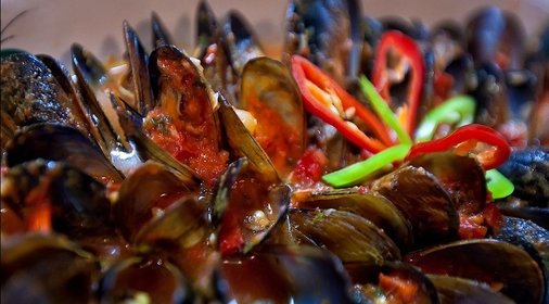 Мидии на сковороде