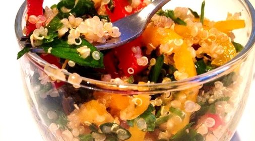 Салат из киноа со свежими овощами