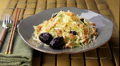 Куриный салат с яблоками