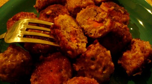 Мясные шарики с морковной начинкой