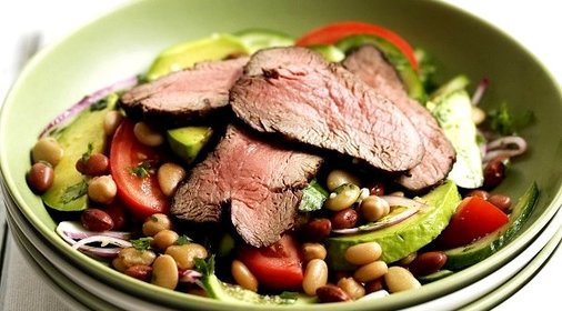 Салат с бобами и мясом