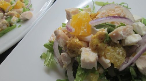 Куриный салат с апельсинами и фетой
