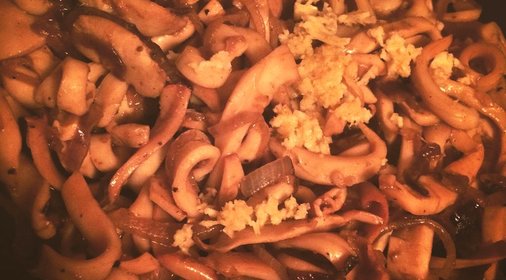 Кальмары с соевым соусом