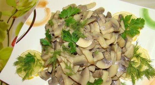 Салат грибной