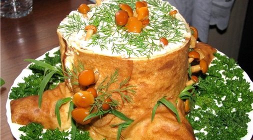 Салат Пенек с опятами